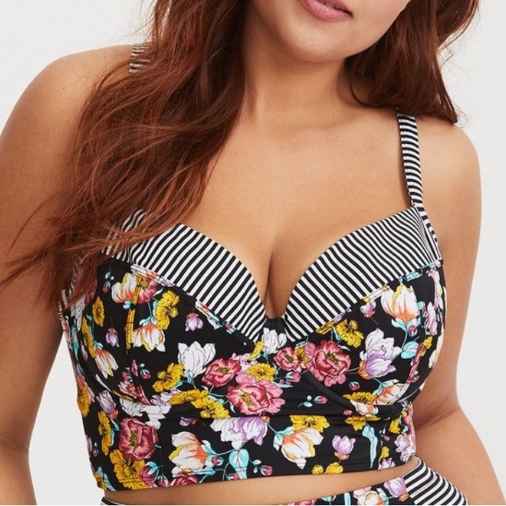 Torrid Women Sz 5X Swimsuit TOP ONLY Bikini Black Floral Stripe Underwire Vixen